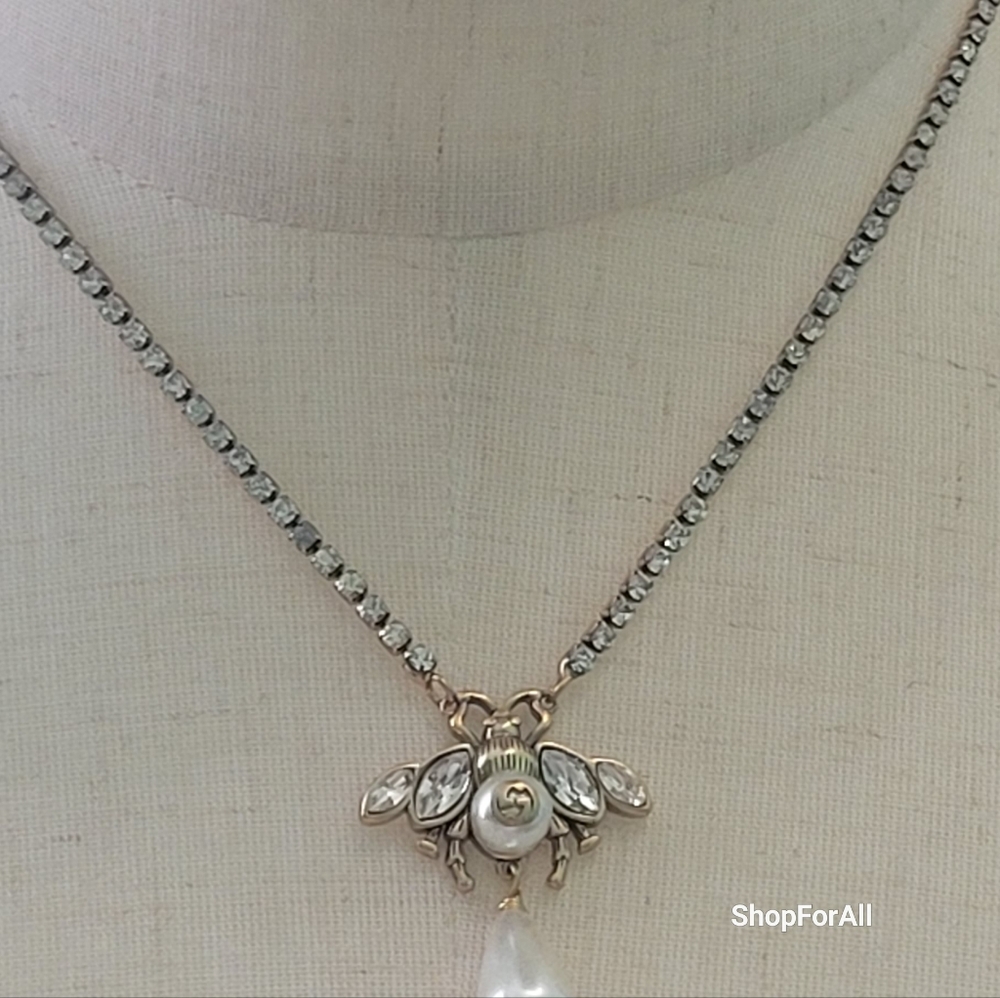 Gucci Bee Necklace with Crystal Chain & Drop Pearl | Fashion - Picture 8 of 13
